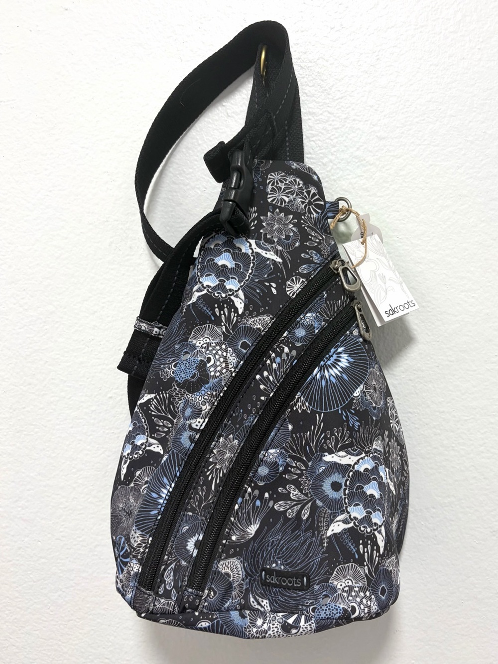 Sakroots Mid Sea Ocean Turtle Sling Crossbody - NWT